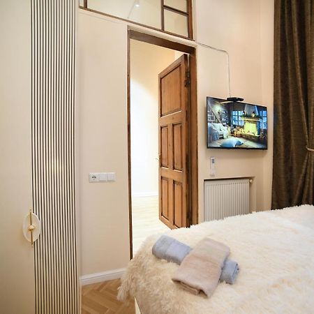 City Lux Hotel Tbilisi Bagian luar foto