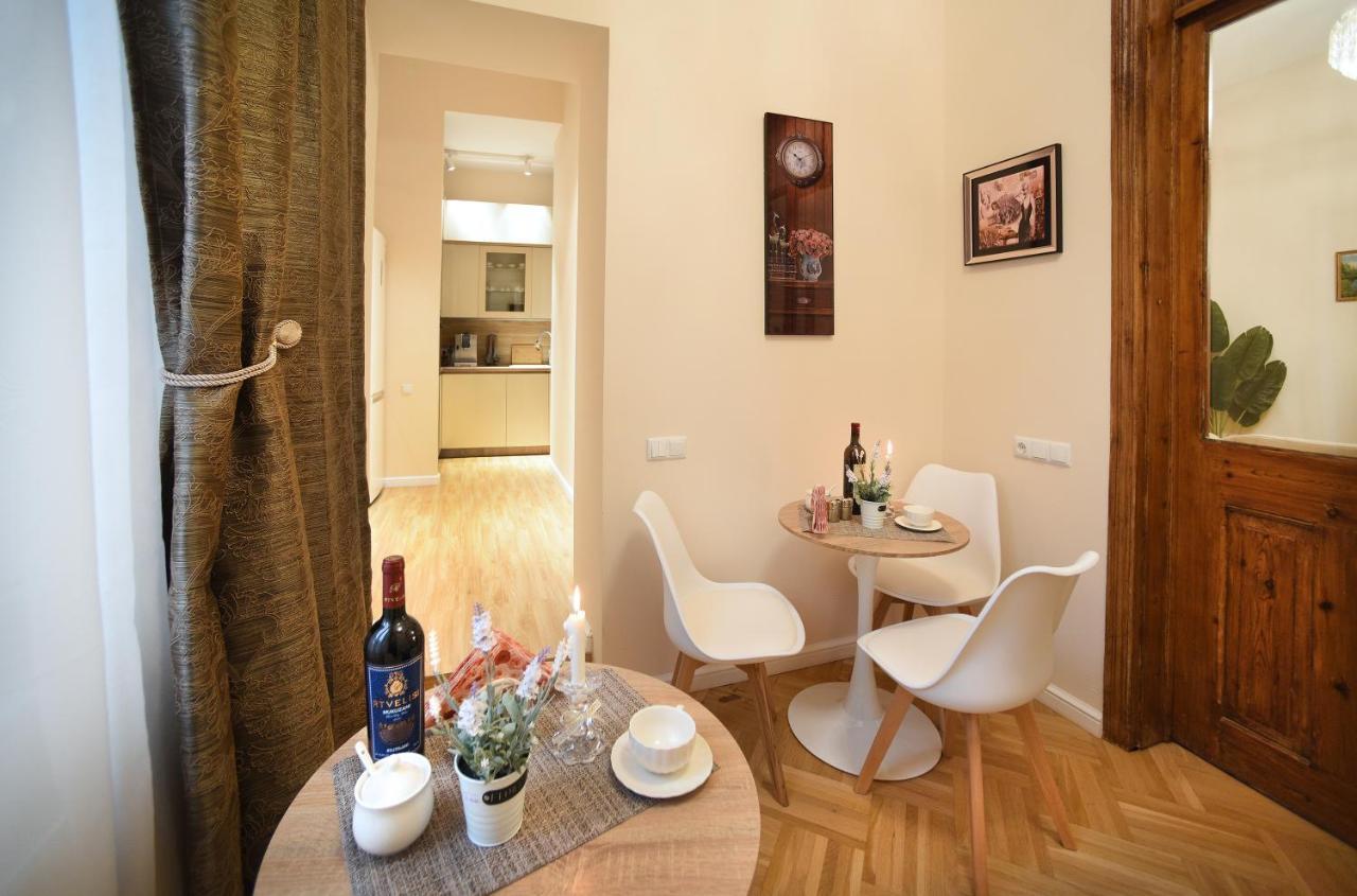City Lux Hotel Tbilisi Bagian luar foto