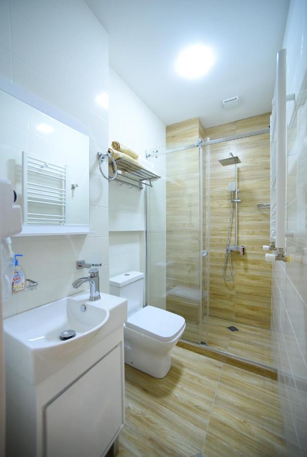 City Lux Hotel Tbilisi Bagian luar foto