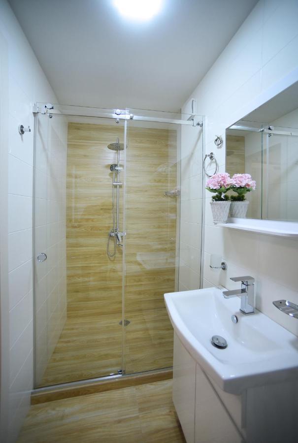 City Lux Hotel Tbilisi Bagian luar foto