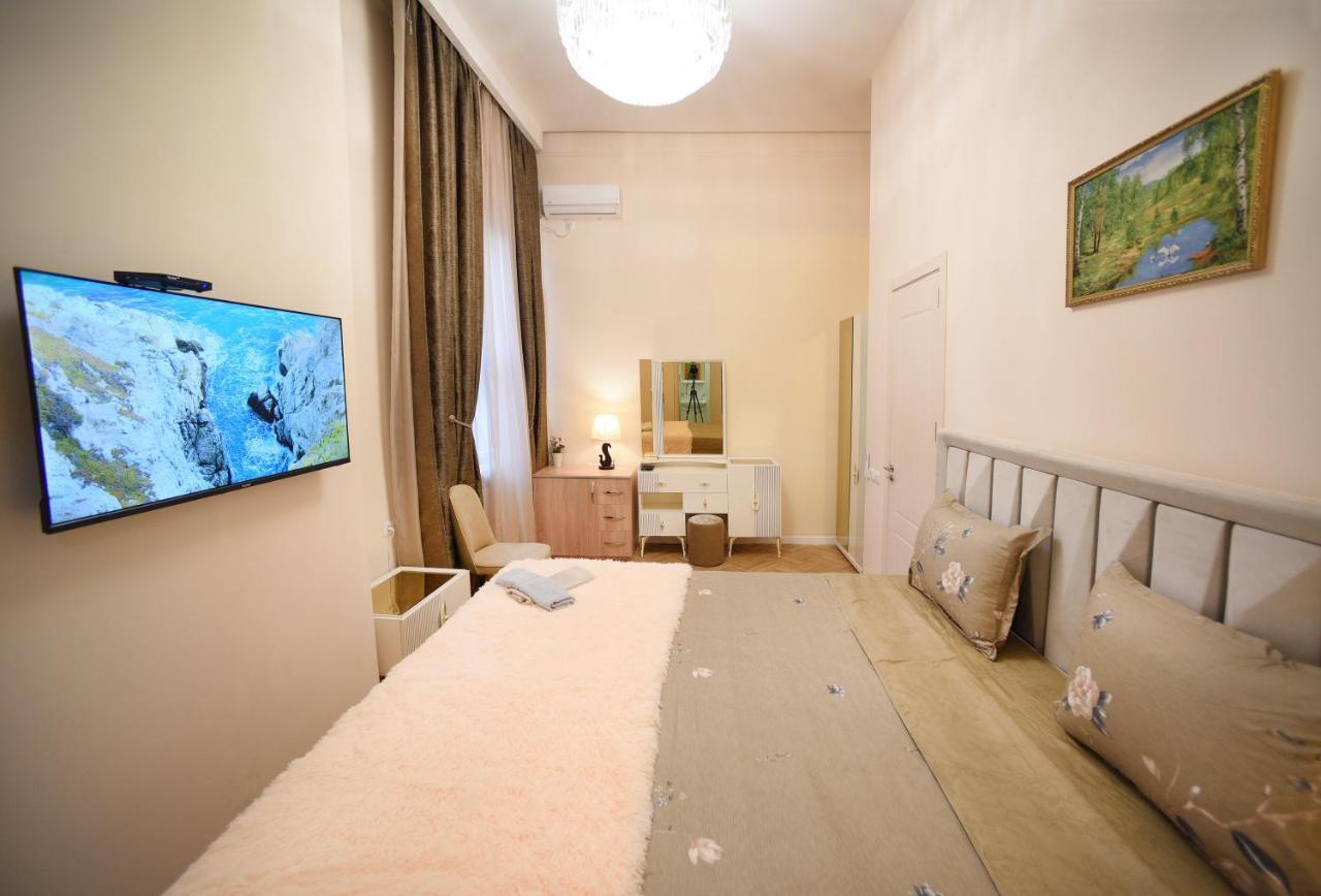 City Lux Hotel Tbilisi Bagian luar foto