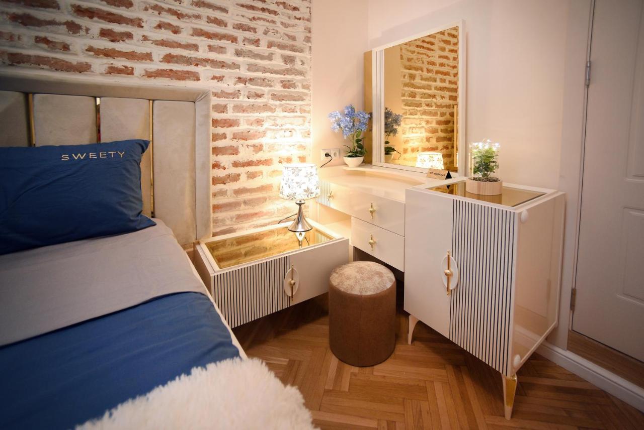 City Lux Hotel Tbilisi Bagian luar foto