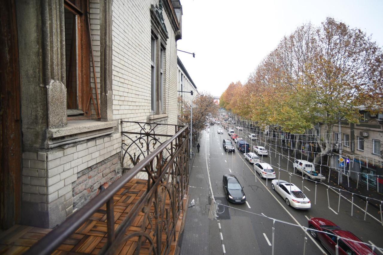 City Lux Hotel Tbilisi Bagian luar foto