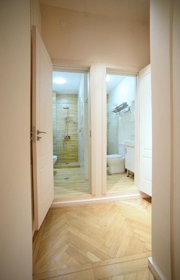 City Lux Hotel Tbilisi Bagian luar foto