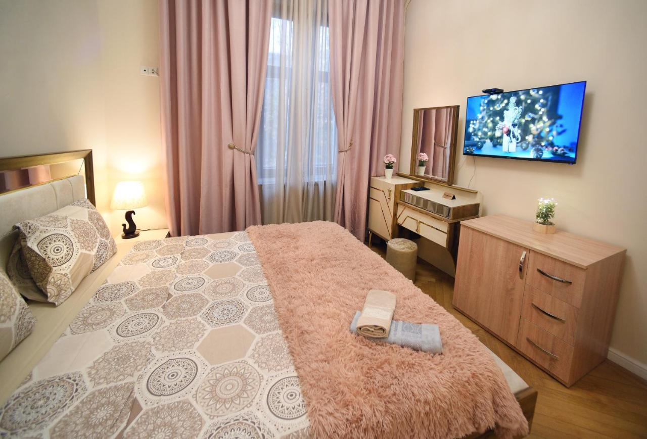 City Lux Hotel Tbilisi Bagian luar foto