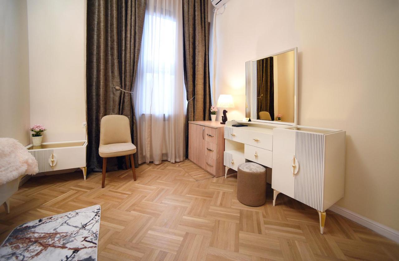 City Lux Hotel Tbilisi Bagian luar foto